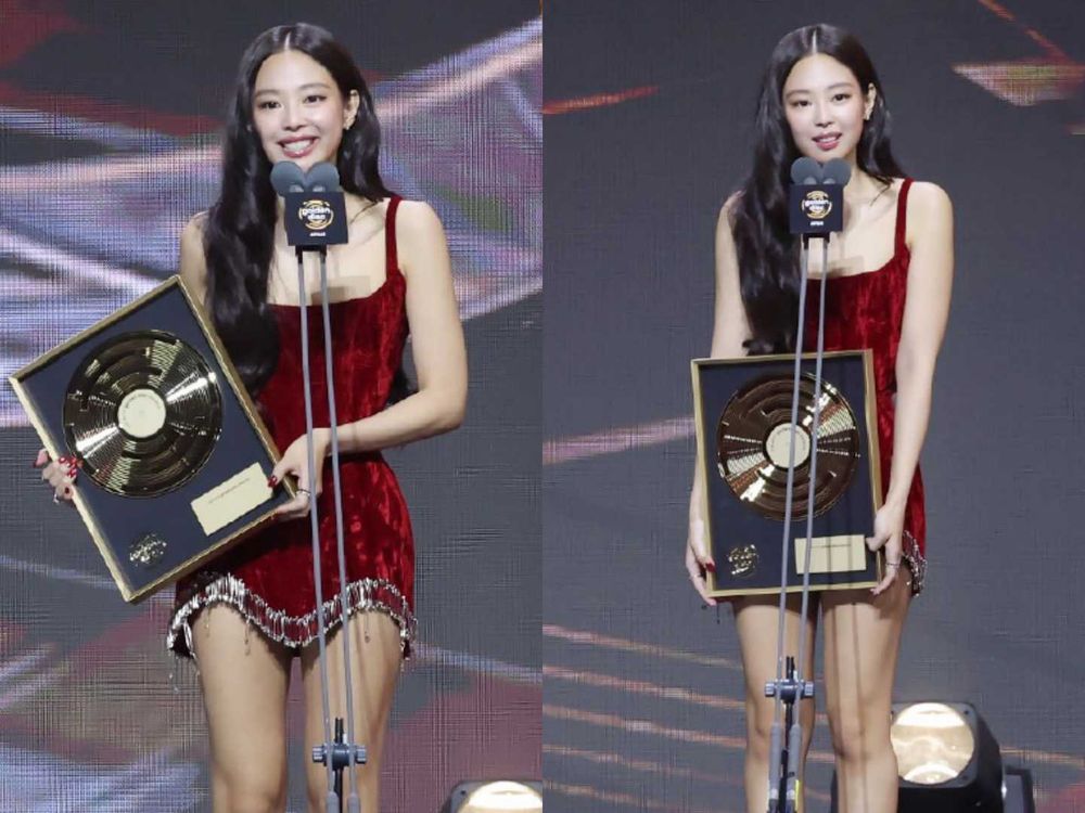 駕馭紅色之神！Jennie大巨蛋3套「金唱片戰袍」回顧！紅色高訂禮服碾壓全場！-3