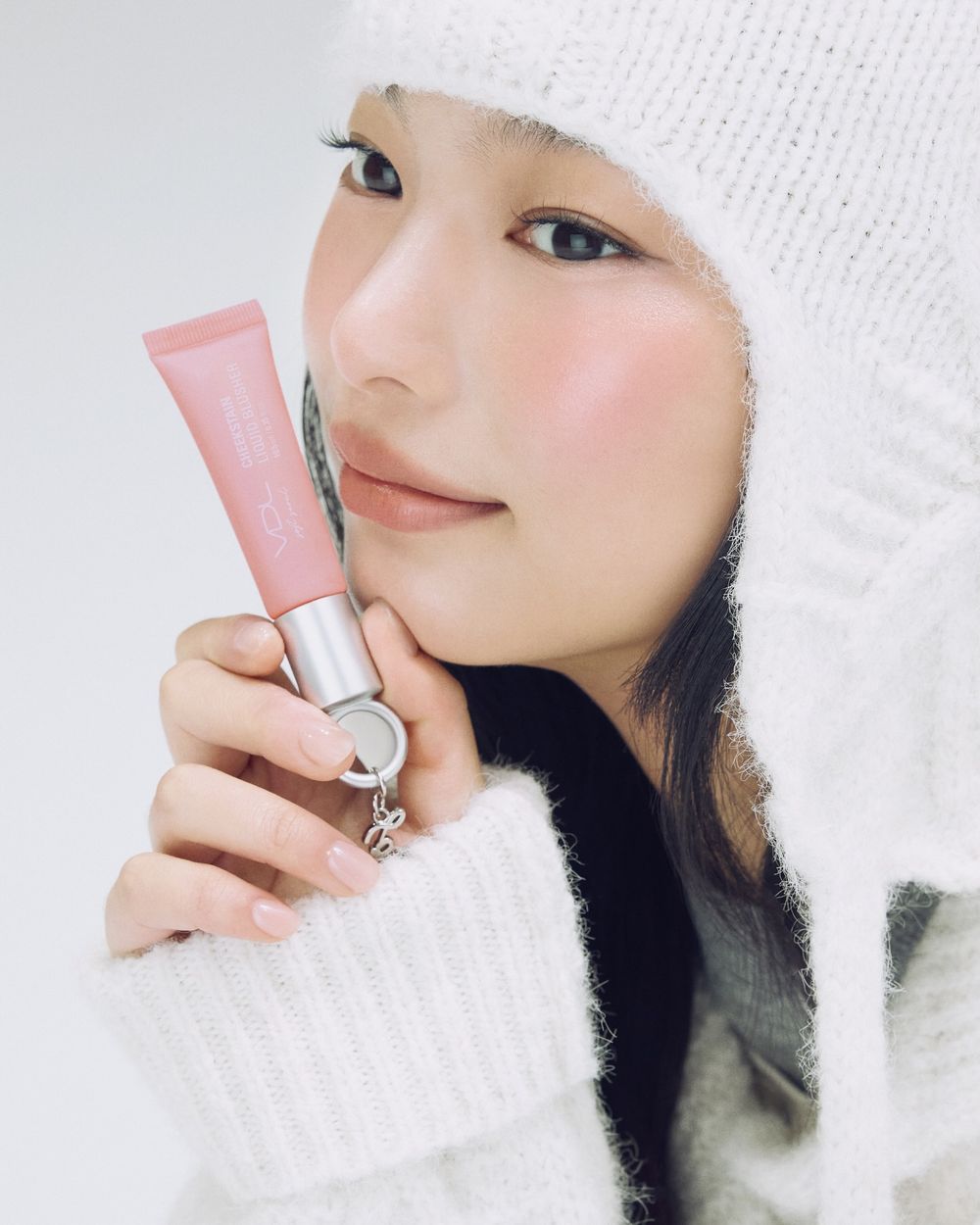 缺貨頰彩緊急補貨！韓女狂推「VDL天生氣色腮紅液」低飽和浪漫色選＋緞面光澤，原生飽滿好氣色不用套濾鏡！-2