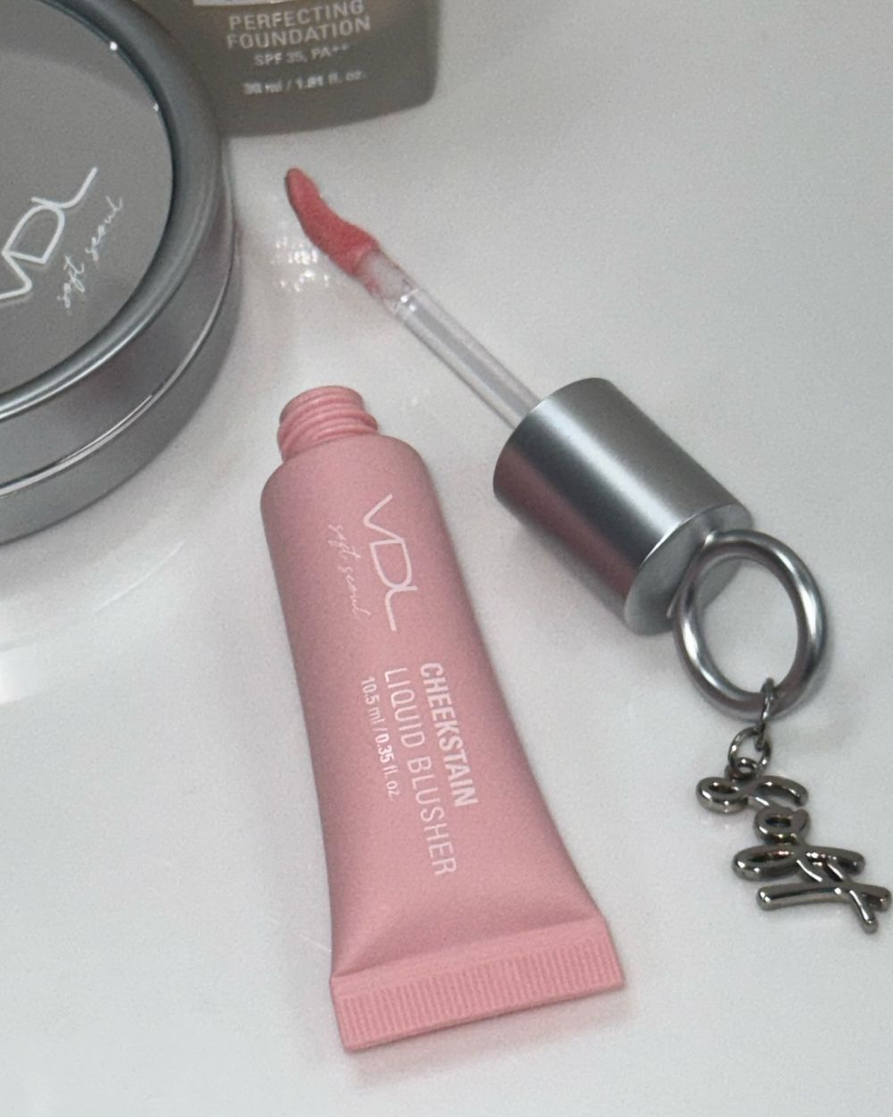 缺貨頰彩緊急補貨！韓女狂推「VDL天生氣色腮紅液」低飽和浪漫色選＋緞面光澤，原生飽滿好氣色不用套濾鏡！-10