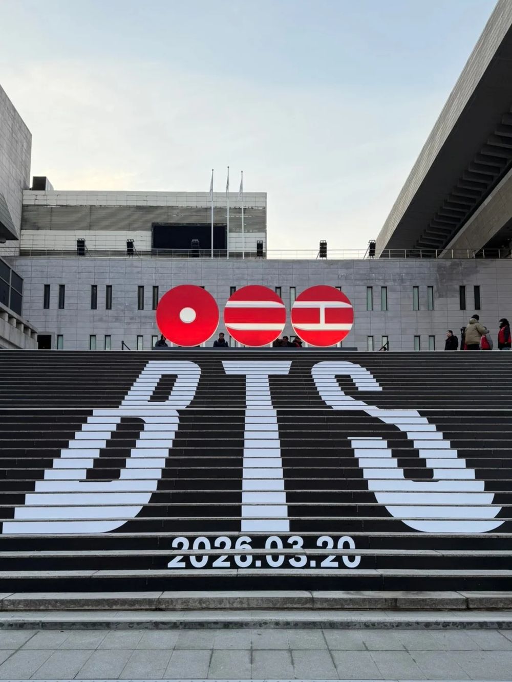 台灣ARMY準備搶票！防彈少年團確定11來台開唱三天，BTS高雄2026演唱會地點時間、門票、售價一次看！-11