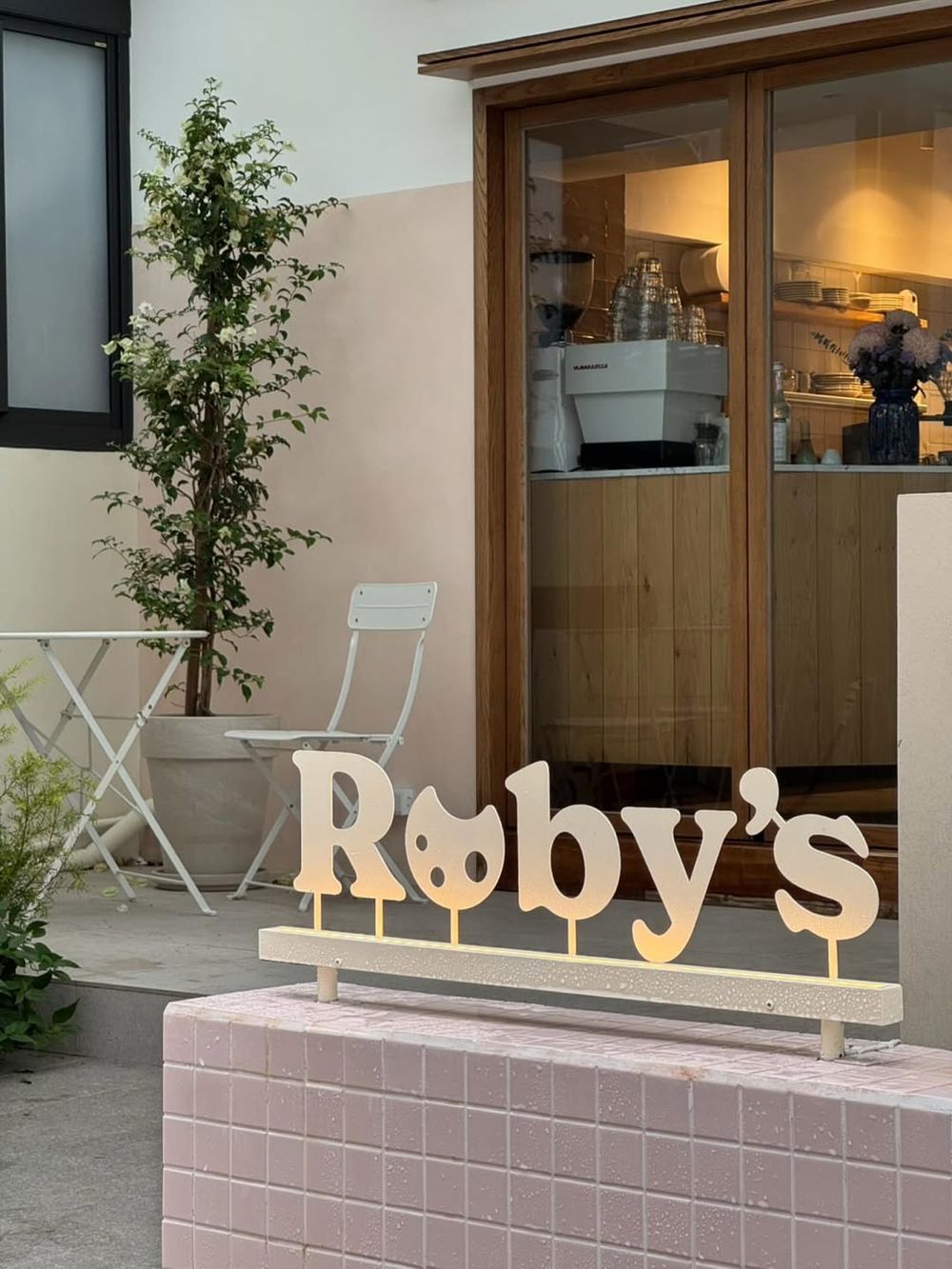 超人氣甜點Ruby's也吃得到早午餐了！「比司吉+奶油肉醬早午餐盤、熔岩巧克力軟餅乾」必點菜色一次看！-2