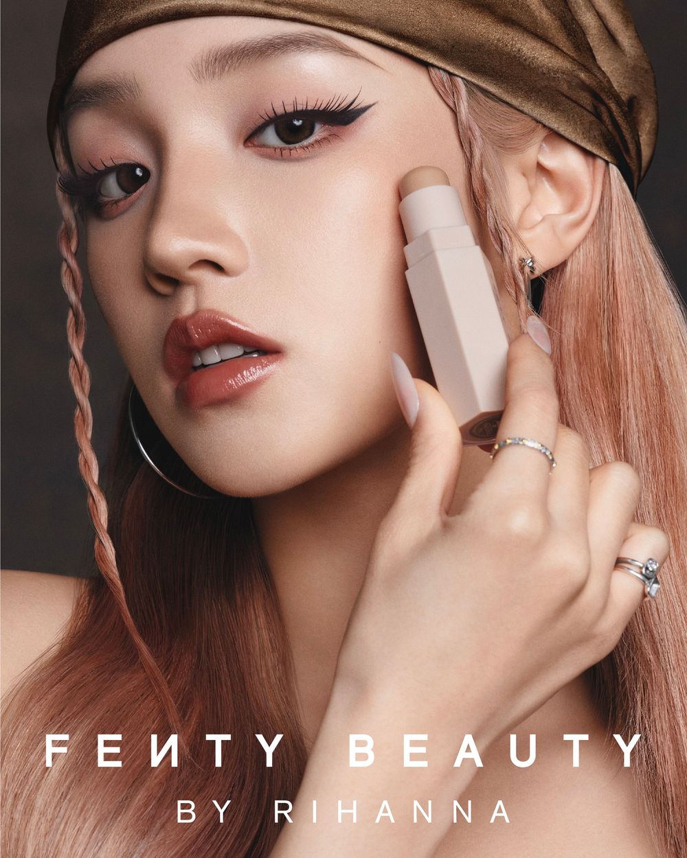 i-dle雨琦拿下Fenty Beauty品牌大使！自由切換三種妝容風格、大推經典固體唇蜜、修容棒、鑽石打亮！-3