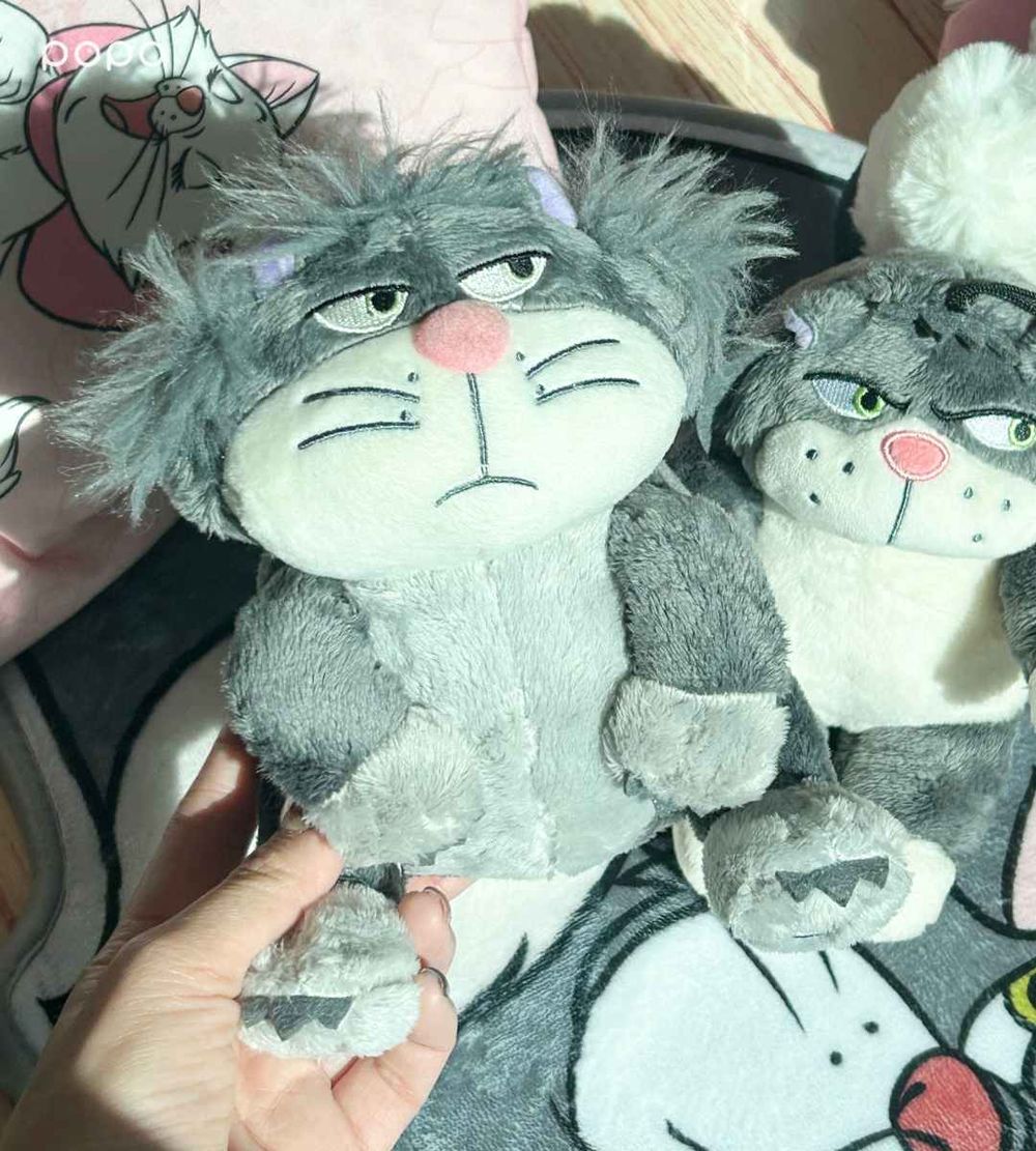 最萌反派貓貓在7-11！超呆萌「魯斯佛絨毛束口袋、招財貓公仔、爆炸頭魯斯佛吊飾」百元就能收！-16