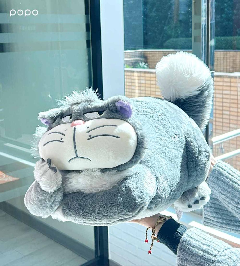 最萌反派貓貓在7-11！超呆萌「魯斯佛絨毛束口袋、招財貓公仔、爆炸頭魯斯佛吊飾」百元就能收！-12