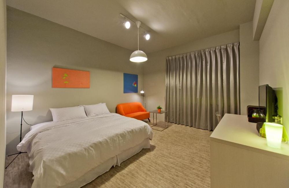 2026高雄看演唱會住宿推薦！比歐緻居入住送點心&宵夜吧、「這間」民宿離世運超近太方便！-9