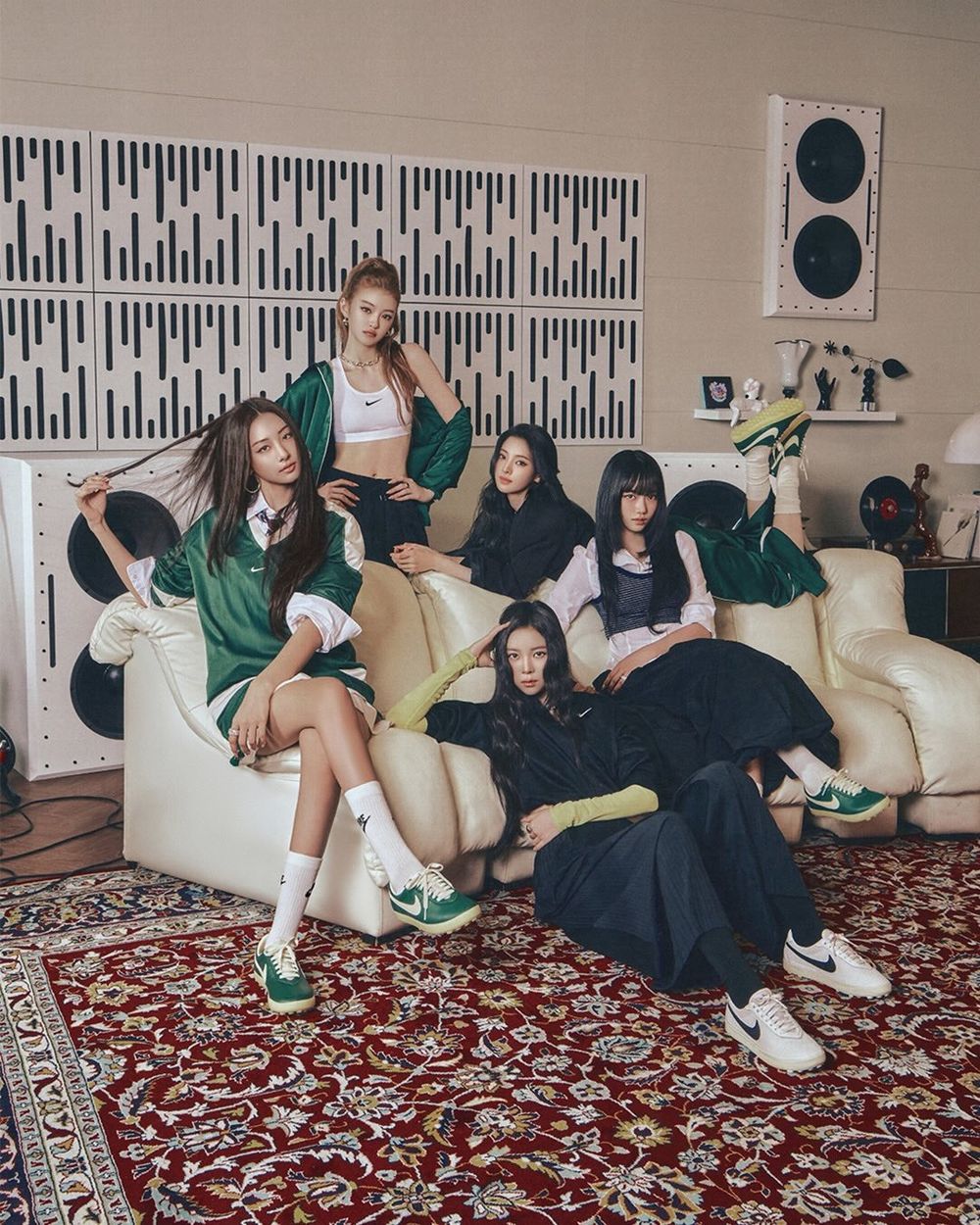 這雙接下來一定爆！MEOVV集體穿上腳「Nike復古薄底鞋」太好看！快衝官網下標同款！-5