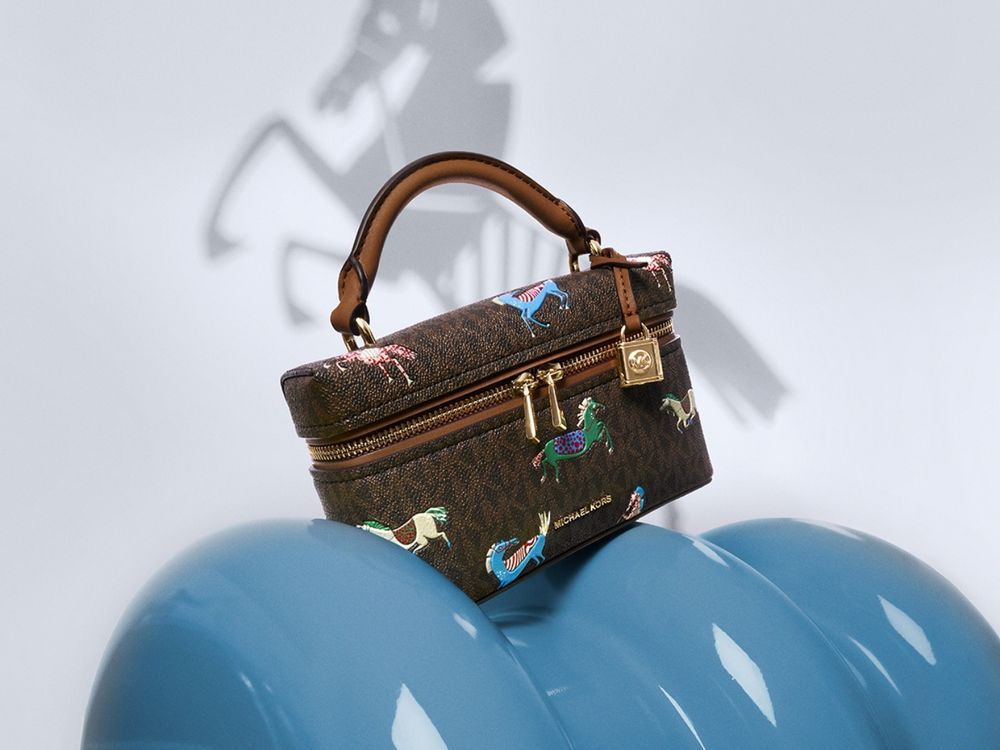 2026過年走春就靠它！9款馬年開運限定包！Longchamp酒紅手提包、MK小馬包招來好運氣！-7