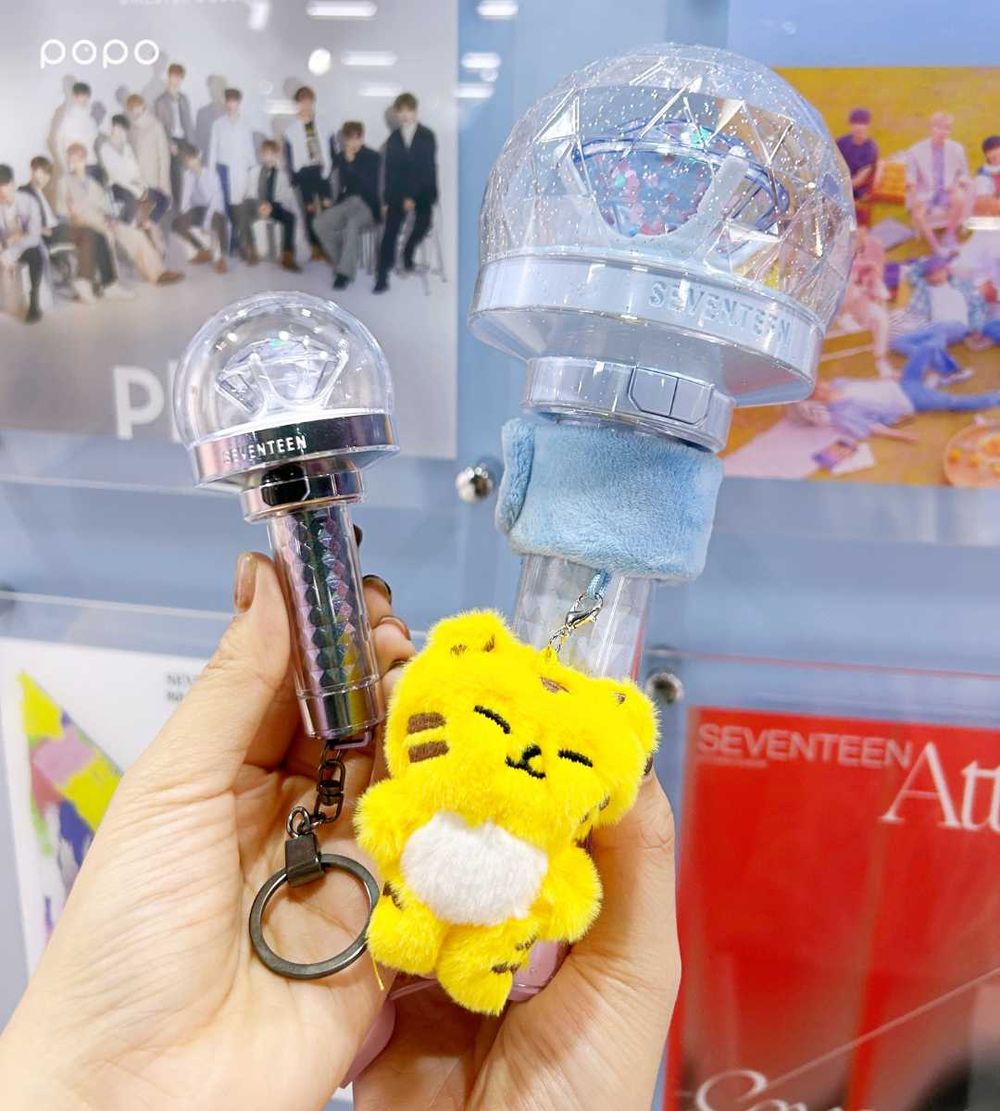 SEVENTEEN快閃店在松菸！鏡面沈浸式空間太好拍、「蹦蹦小夜燈&大臉應援扇」必買周邊價格一次看！-18