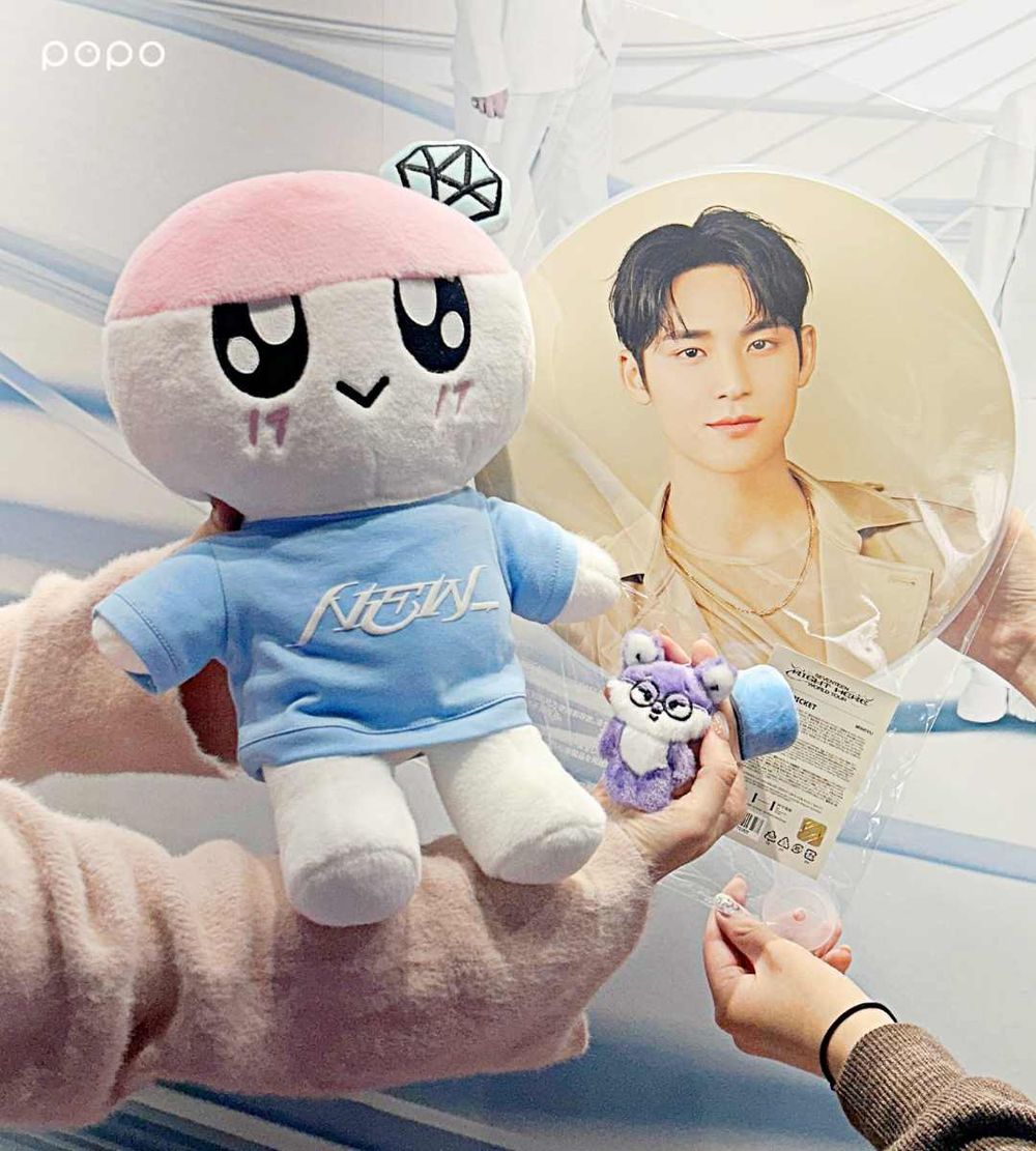 SEVENTEEN快閃店在松菸！鏡面沈浸式空間太好拍、「蹦蹦小夜燈&大臉應援扇」必買周邊價格一次看！-21