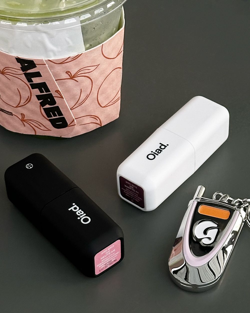 時代的眼淚！復古彩妝大勢回歸，Peripera、Oiad推出撕拉染唇釉，一抹、二撕完成不沾杯「半永久」原生嫩唇色！-7