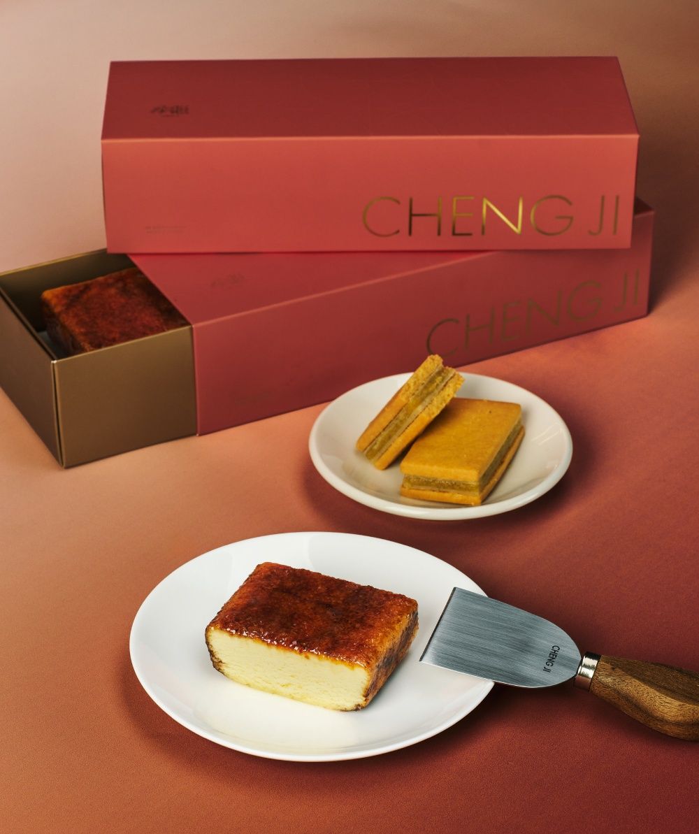 2026新年禮盒推薦懶人包！承繼焦糖起司蛋糕+香草鳳梨酥太欠吃、LADY M禮盒還附小馬吊飾可愛翻！-6