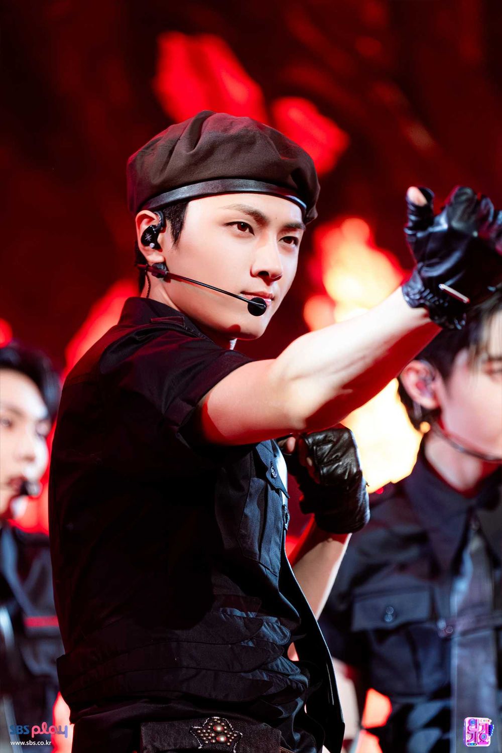 韓網熱議6位「杜拜巧克力相」KPOP男偶像代表！安乾鎬野性精緻並存，恩奭、V致命魅力爆表！-9