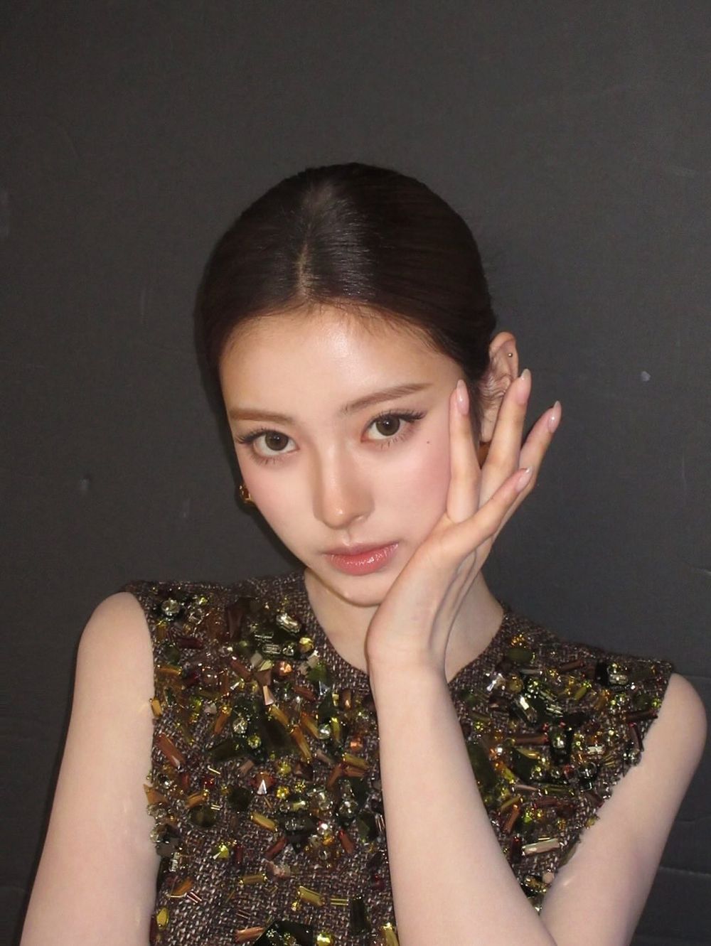 2026過年開運妝容指南！發財大地色眼妝、好人緣粉杏頰彩、招財酒紅唇妝，畫對色系好運整年跟著走！-2