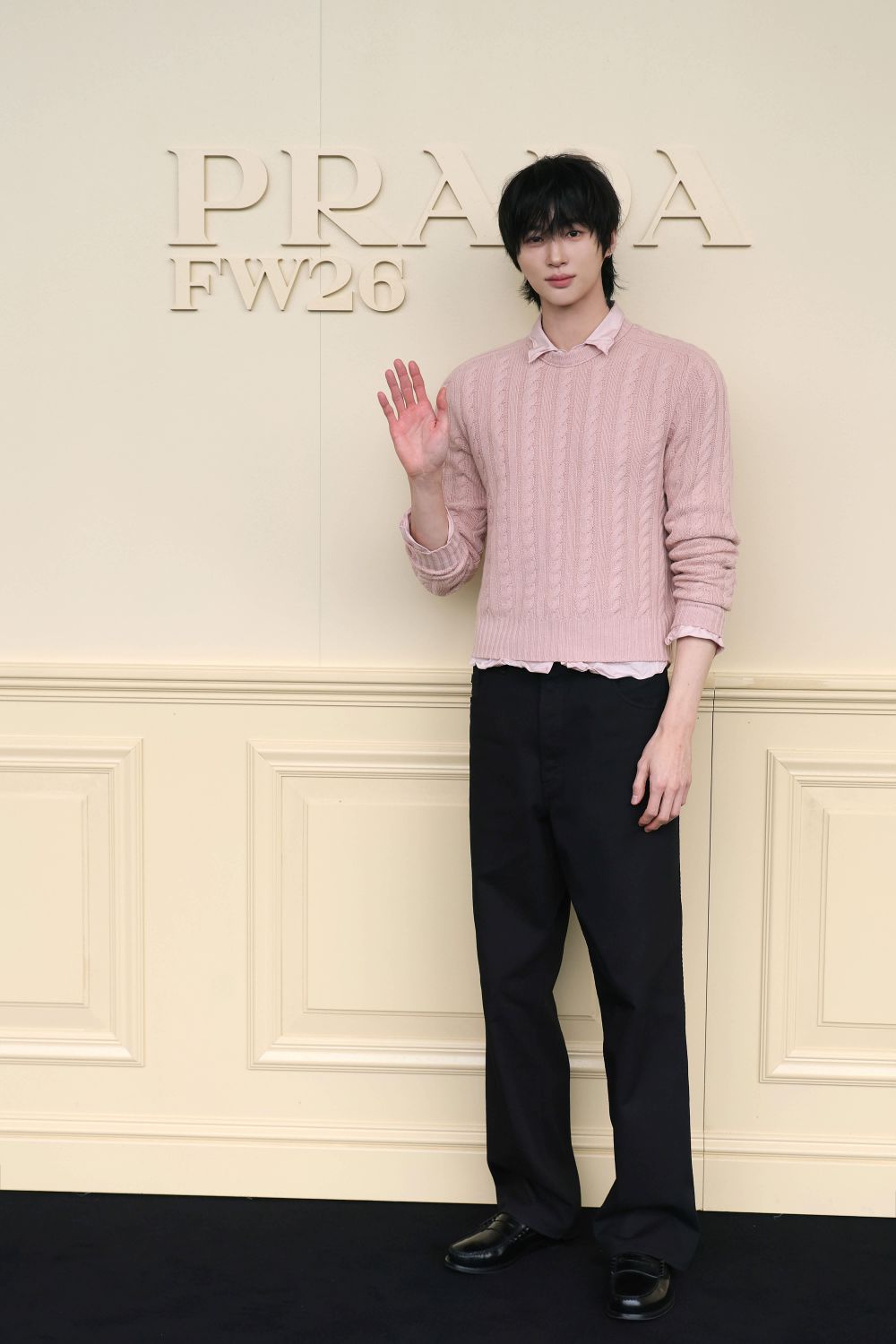 Prada男裝「大秀頭排」顏值超標！邊佑錫重返主場，Karina、Ｗin合照全網瘋狂啦！-11
