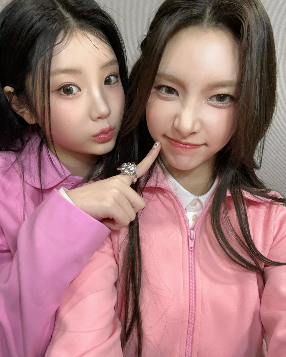 韓網熱議7組「畫風相反」的KPOP隊內組合！Felix＆鉉辰一柔一魅反差感太強，秀彬＆然竣像模範生遇上小混混！-2