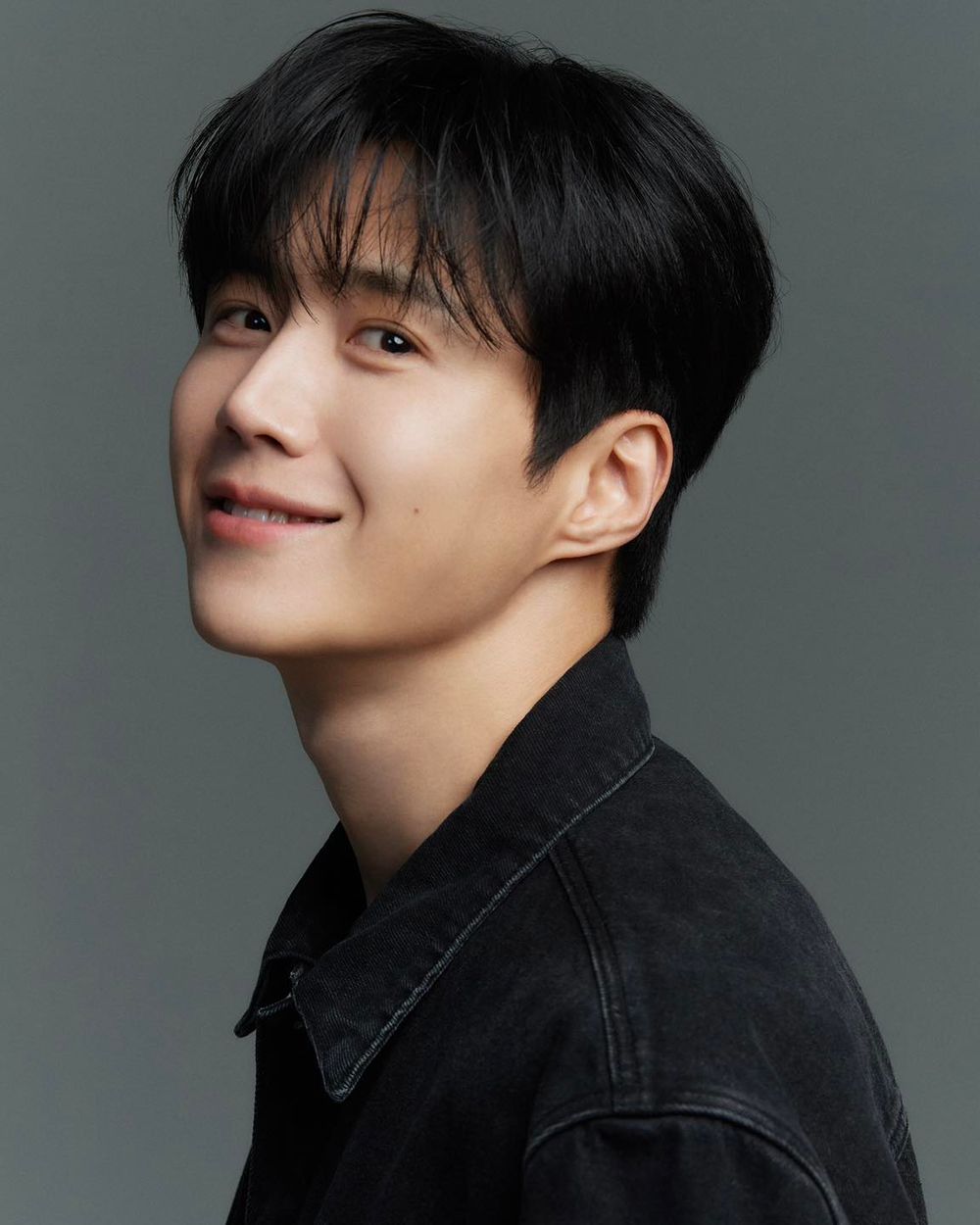 入坑「酒窩王子」金宣虎影劇作品盤點！挺過風波回歸《愛情怎麼翻譯》再次爆紅，《苦盡柑來》歪頭微笑WINK掀模仿熱潮！-2