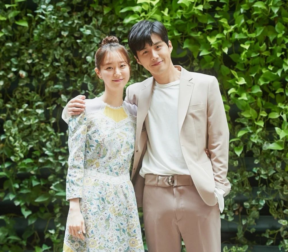 入坑「酒窩王子」金宣虎影劇作品盤點！挺過風波回歸《愛情怎麼翻譯》再次爆紅，《苦盡柑來》歪頭微笑WINK掀模仿熱潮！-6