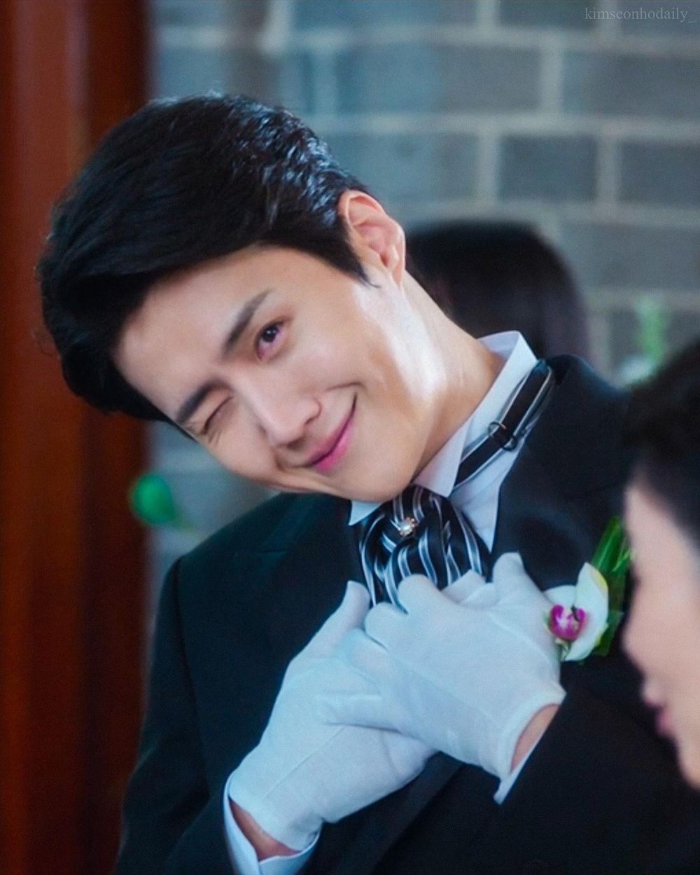 入坑「酒窩王子」金宣虎影劇作品盤點！挺過風波回歸《愛情怎麼翻譯》再次爆紅，《苦盡柑來》歪頭微笑WINK掀模仿熱潮！-17