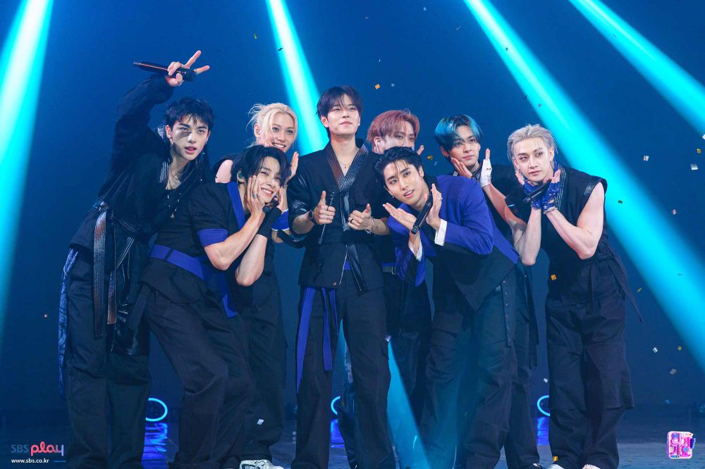 韓網熱議6組經常使用手麥的KPOP偶像！Stray Kids現場超震撼，BOYNEXTDOOR實力飛升！-13