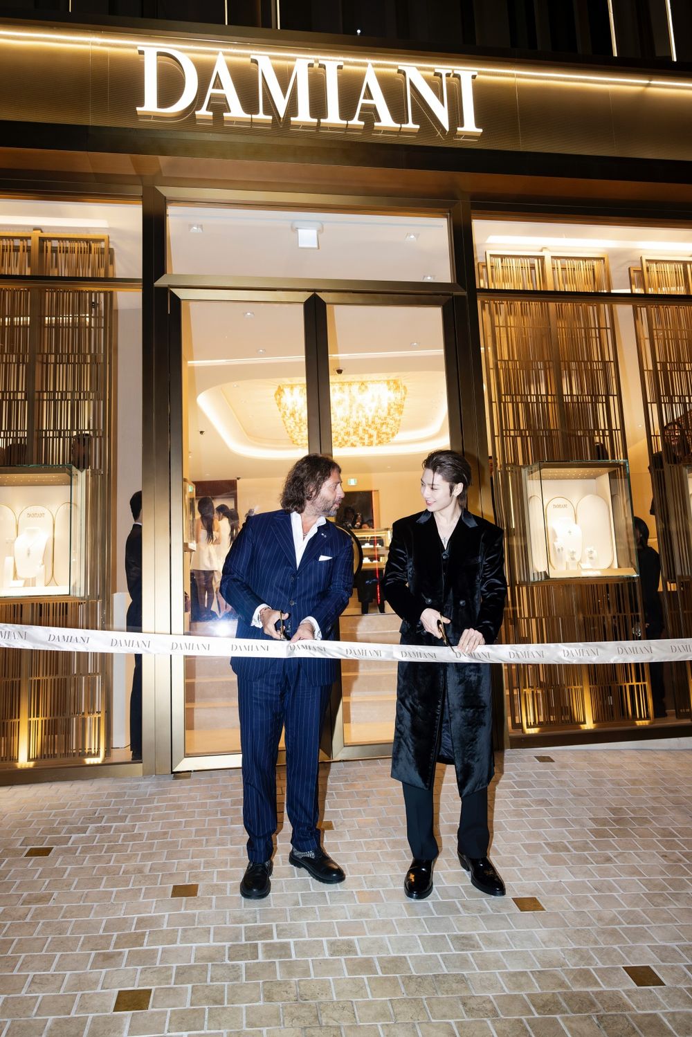 STAY們想嫁了！DAMIANI王子「I.N梁精寅」降臨首爾活動！精品高級冷臉、一笑又秒變寶寶！-4