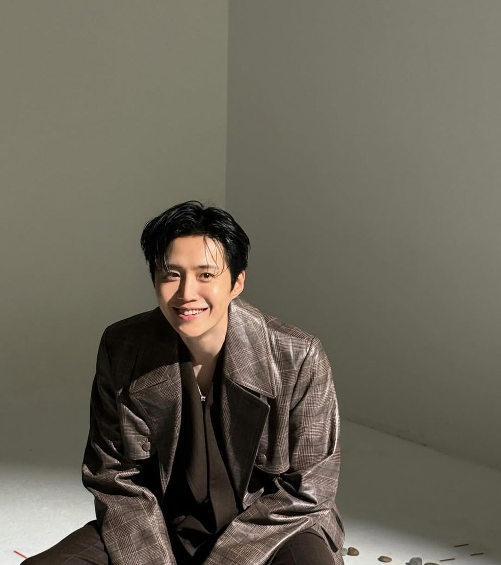 為何總會一再愛上他！《愛情怎麼翻譯？》金宣虎迷人酒窩＋童顏、183完美比例根本天選衣架子！-12