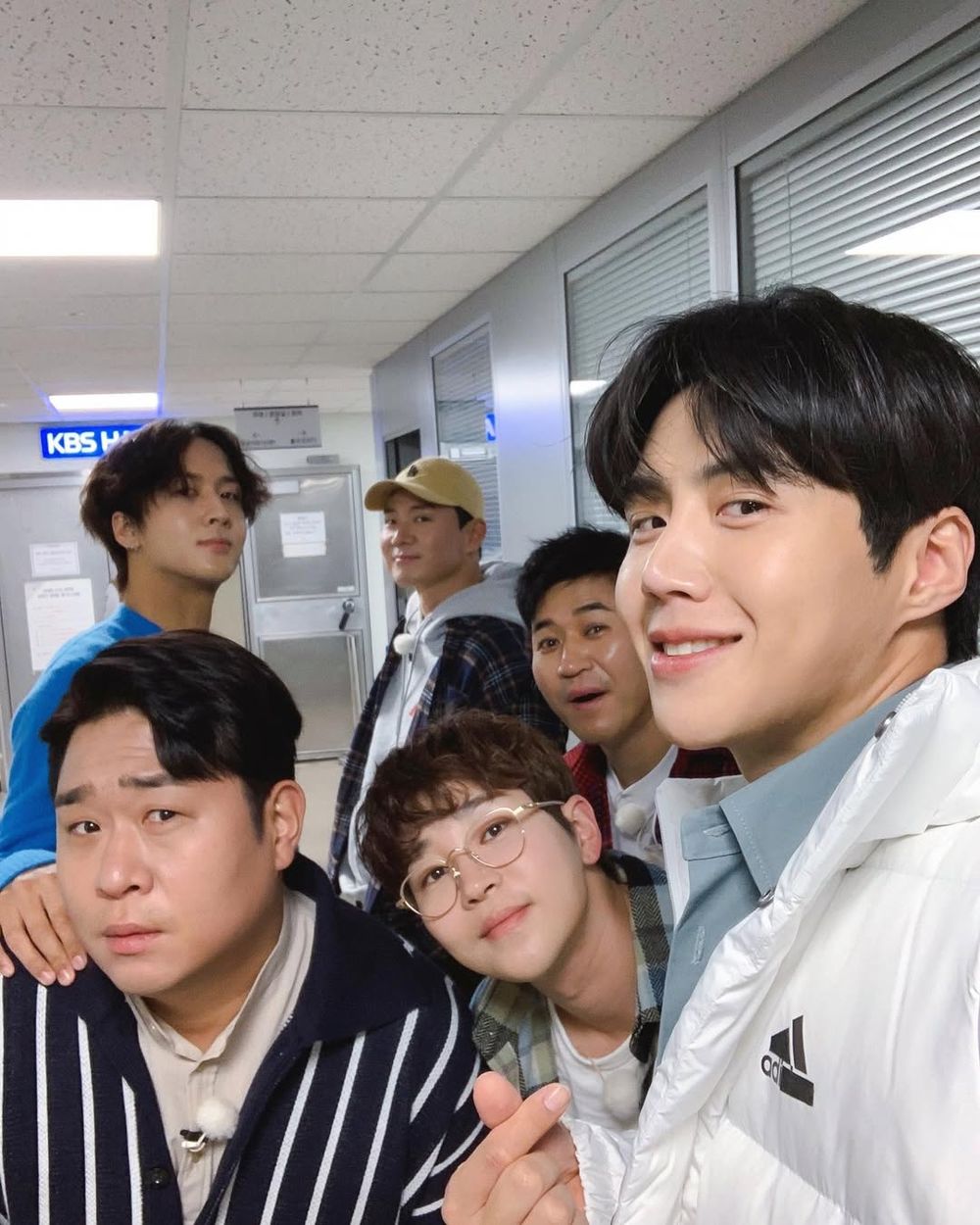 為何總會一再愛上他！《愛情怎麼翻譯？》金宣虎迷人酒窩＋童顏、183完美比例根本天選衣架子！-13