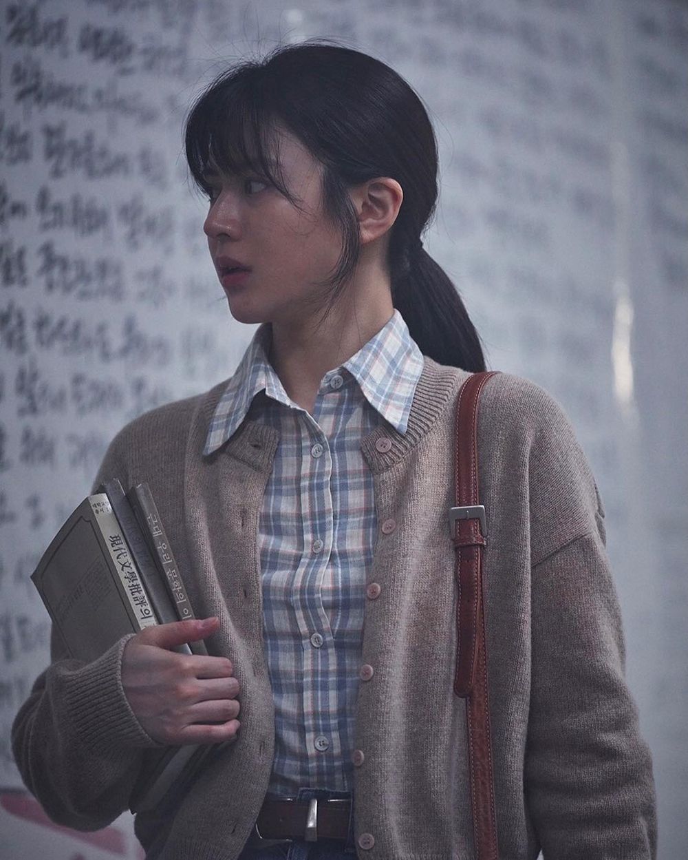 入坑「最美整形範本」高允貞影劇作品！《愛情怎麼翻譯》演技征服觀眾，《MOVING異能》成功獲關注！-12