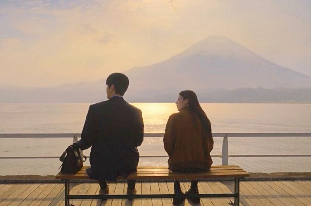 高允貞、金宣虎《愛情怎麼翻譯》8大拍攝景點整理！江之島看海美翻、超浪漫吻戲是在「這裡」拍的！-9