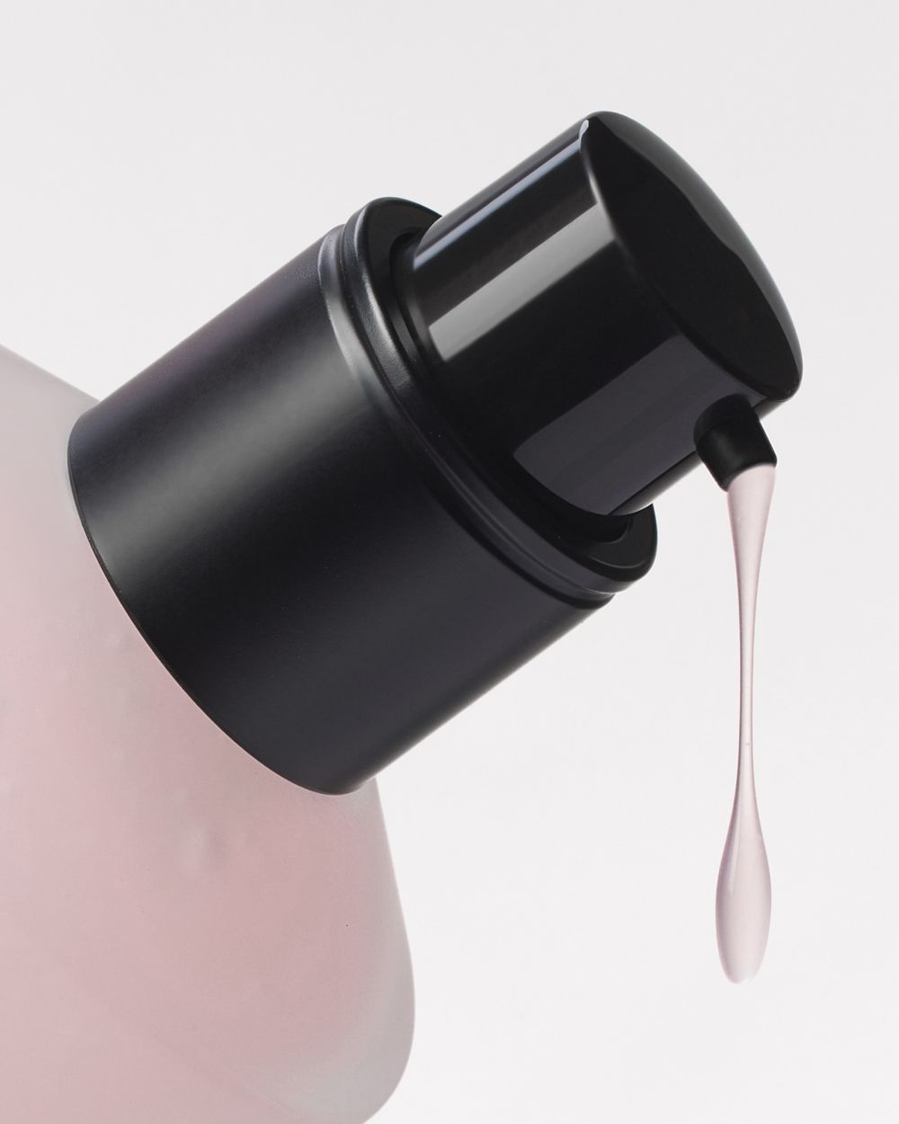 2026韓系底妝趨勢公開！妝容服貼必入手五款「黏性」妝前乳，VDL、espoir、CLIO，一抹把底妝牢牢固定在臉上！-16