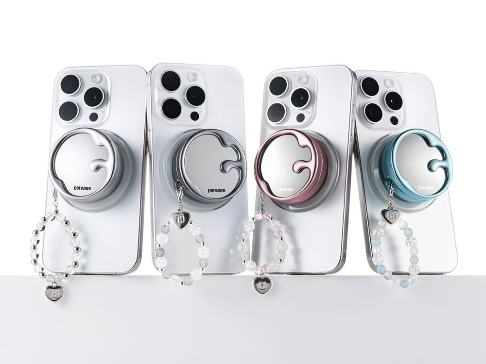 韓女人手一支「手機支架唇頰霜」！補妝鏡＋唇彩＋時尚配件三合一，一貼、二滑、三輕拍，原地化身時髦精！-3