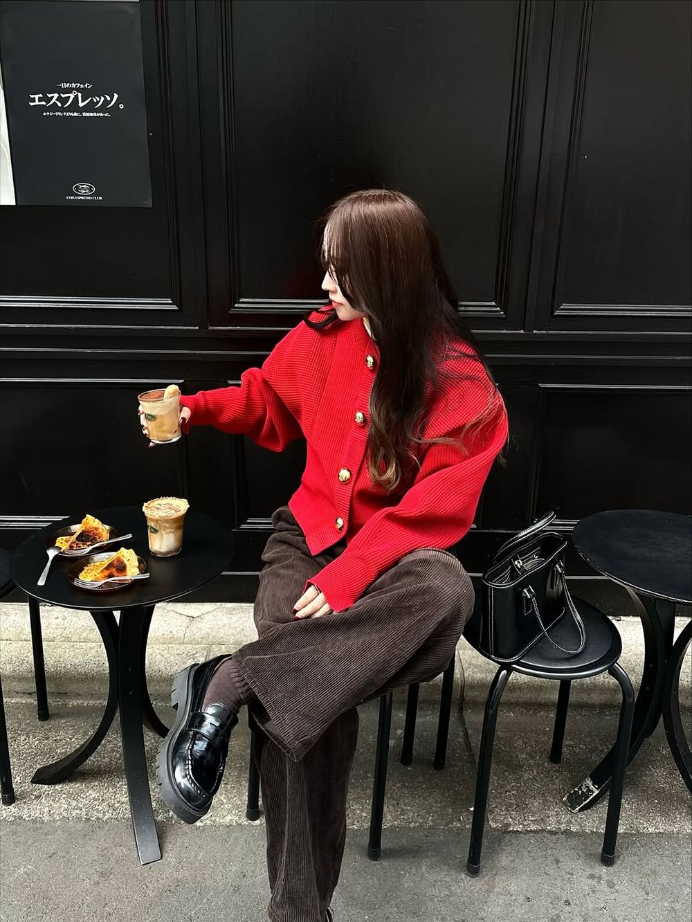 準備過年！2026年開運級「紅色穿搭」指南教學！高手都愛配咖色、第五招是贏牌秘訣？！-11