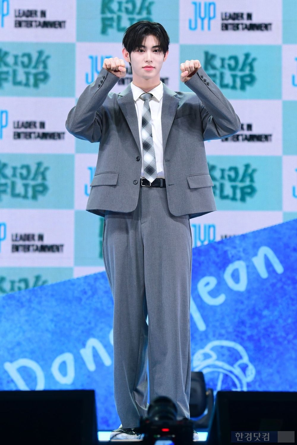 韓網熱議比例驚人的KPOP五代男團成員！MARTIN氣場超強，金奎彬、成燦全上榜入列！-6