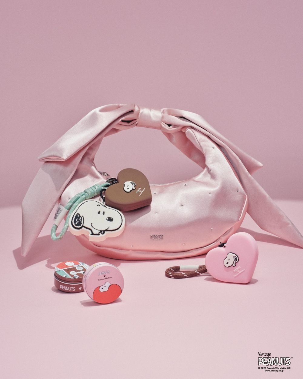 日本女生也超瘋「美妝吊飾」盤點！史努比聯名護唇膏愛心掛牌、護手霜、香水鑰匙圈，LoveLiner竟也推迷你眼線液配件！-2