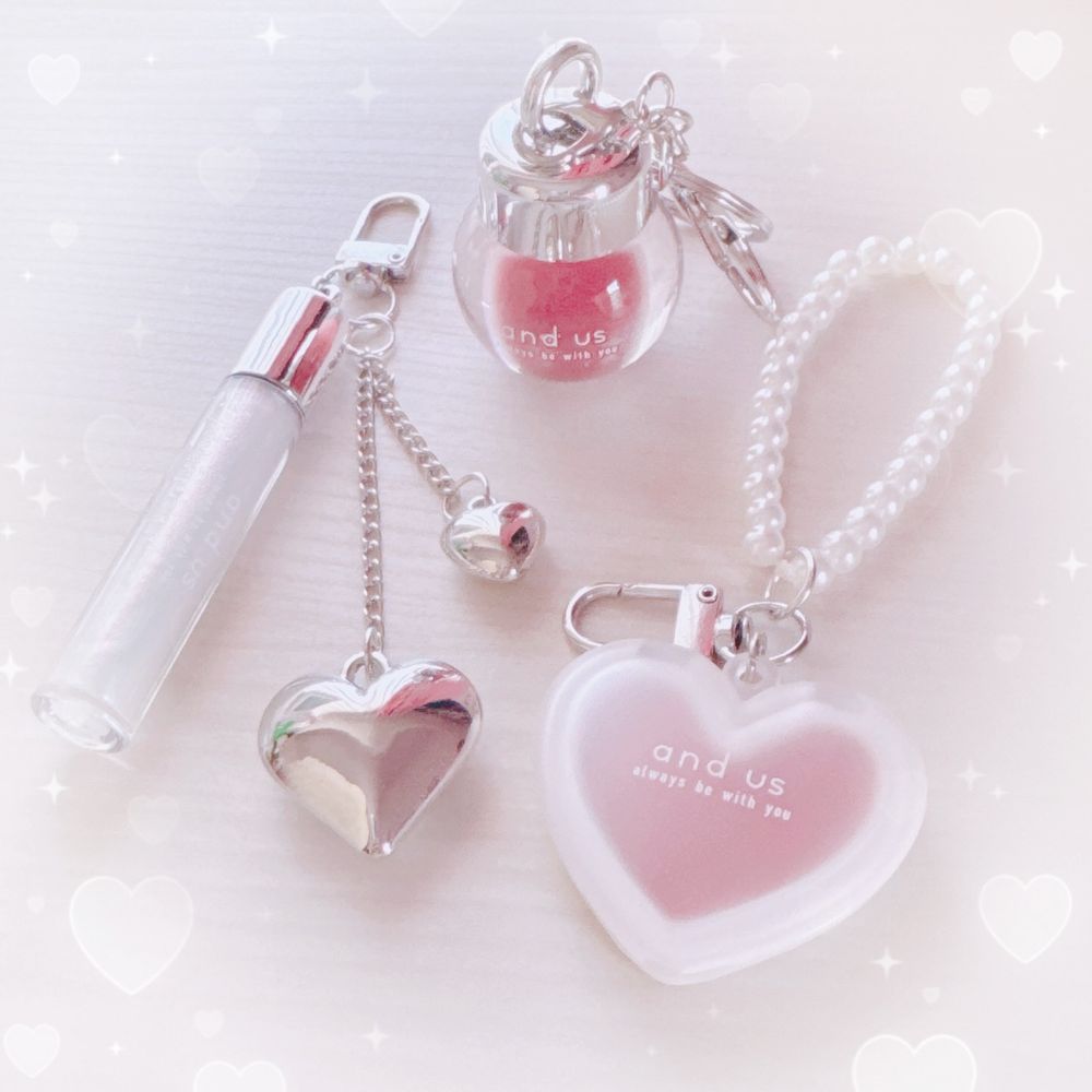 日本女生也超瘋「美妝吊飾」盤點！史努比聯名護唇膏愛心掛牌、護手霜、香水鑰匙圈，LoveLiner竟也推迷你眼線液配件！-14