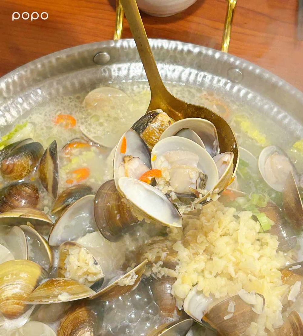 2026台北必吃港式火鍋推薦！「如嫦卜卜蜆．港式雞煲」超鮮甜蒜頭蛤蜊鍋、鹹蛋黃蘿蔔糕必點一次看！-12