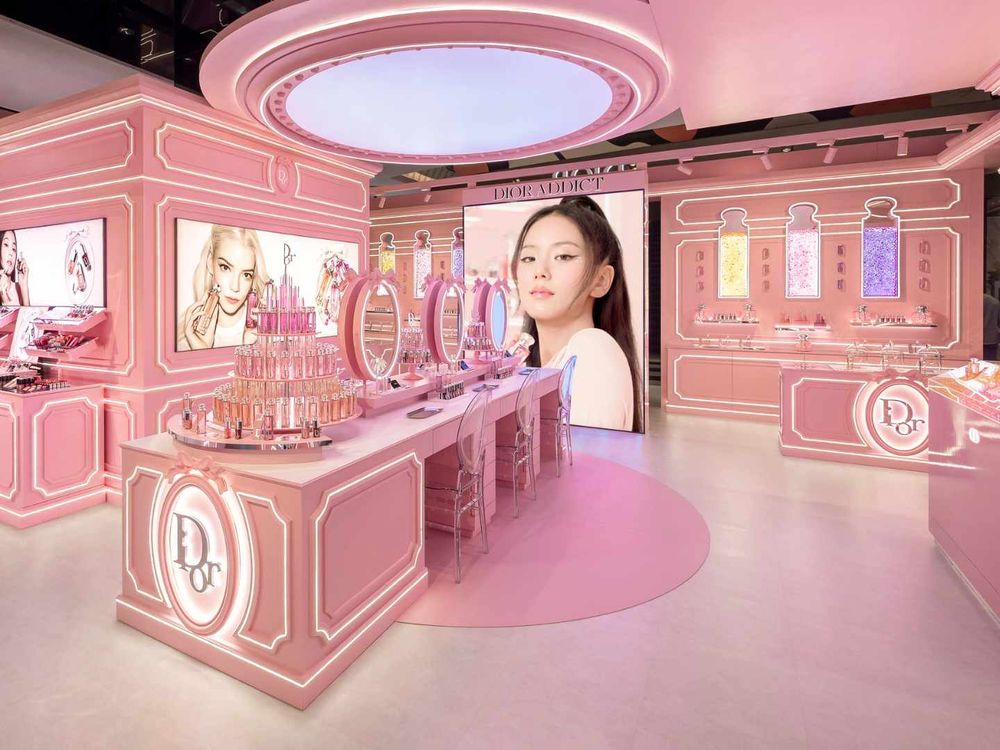 JISOO東京原宿同款化妝鏡打卡點！全台唯一「迪奧癮誘糖果快閃店」空降台北，買香水＋唇釉贈送美妝精品吊飾！-2