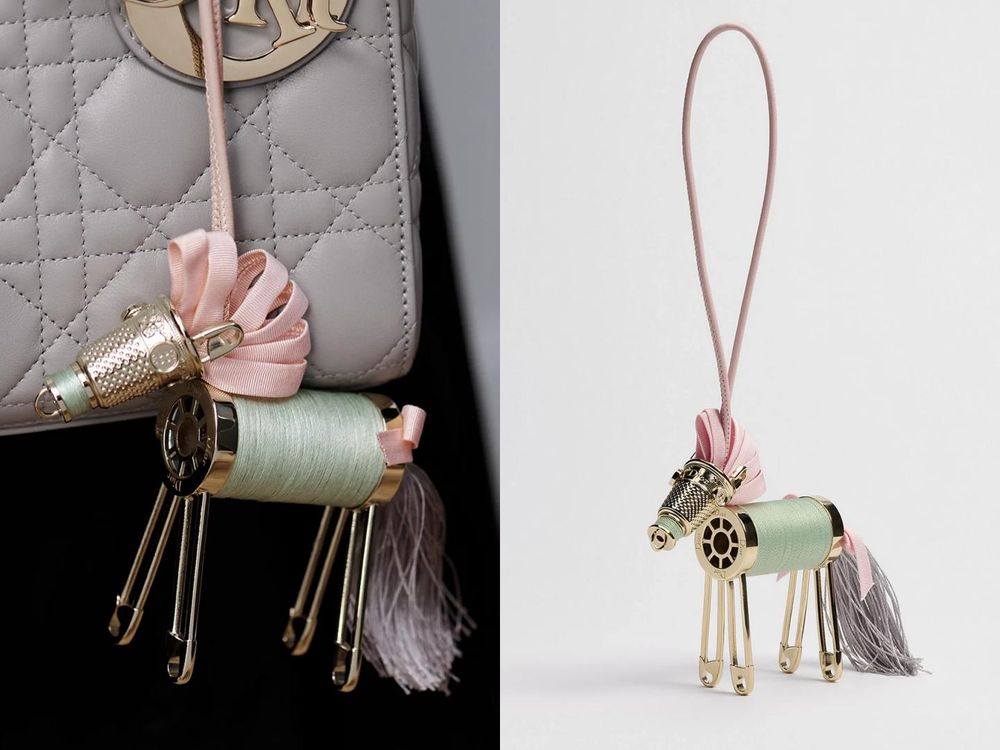 輕鬆成為養馬人～2026八款精品小馬吊飾盤點！愛馬仕價格意外可愛、「這款」竟然千元收！？-5