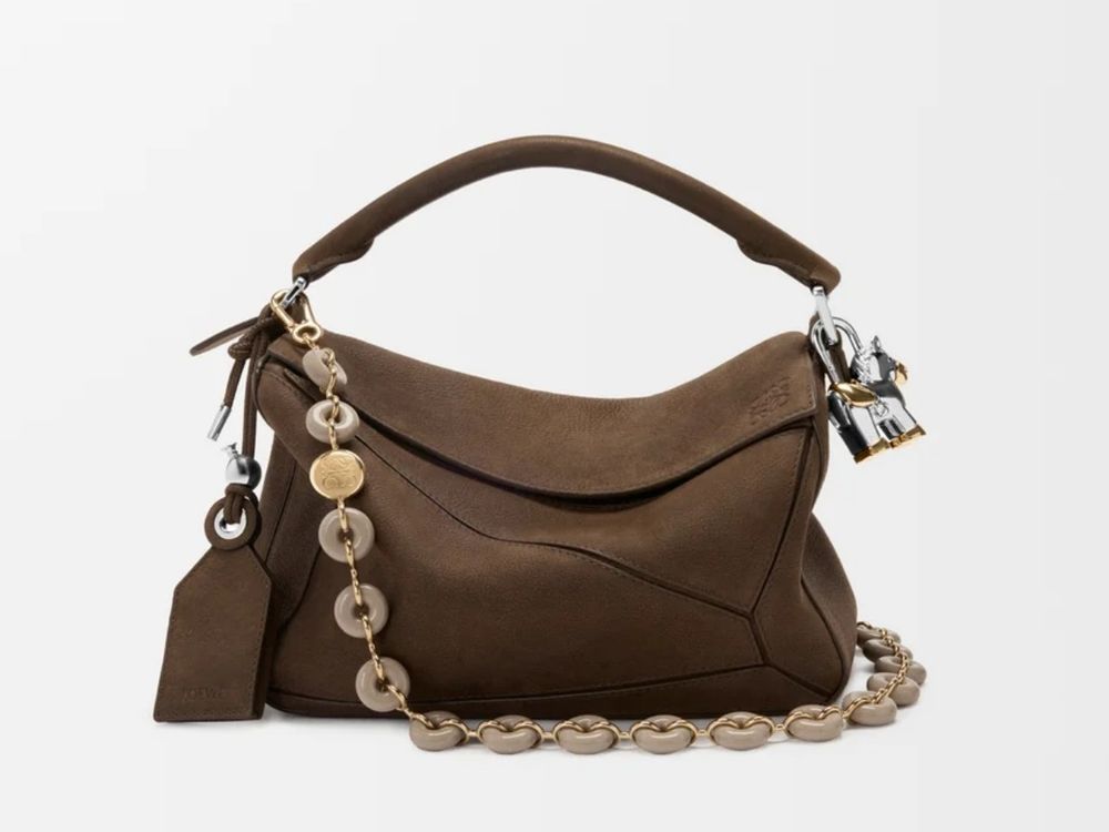 輕鬆成為養馬人～2026八款精品小馬吊飾盤點！愛馬仕價格意外可愛、「這款」竟然千元收！？-13