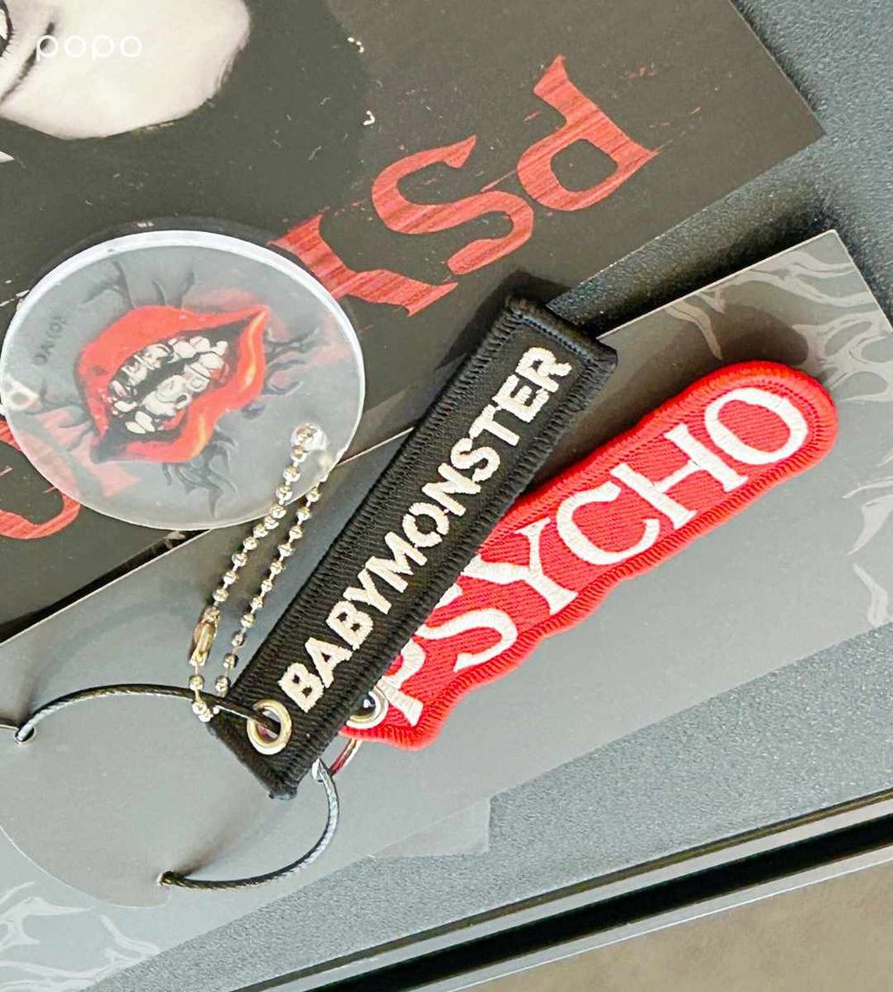 BABYMONSTER PSYCHO快閃店在統一時代！「絨毛吊飾+小卡組、黑白明信片」必買周邊價格一次看！-4