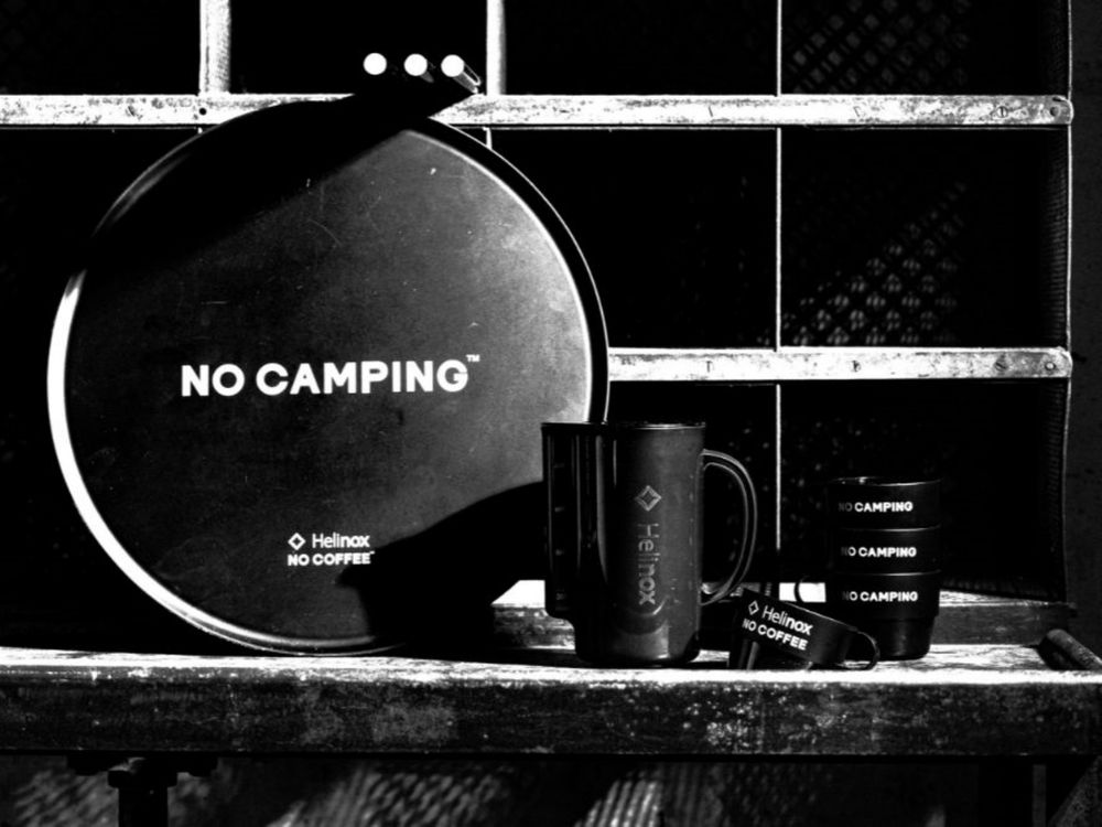 NO COFFEE跟「露營界的愛馬仕」Helinox聯名了！限定「BBQ煙燻風味香腸可頌、阿華田椪糖雲朵杯」必點！-1