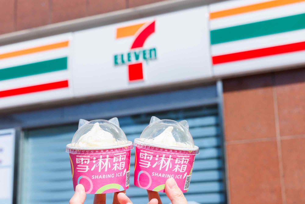 7-11貓福珊迪主題門市來了！賀歲小貓打卡裝飾、貓福珊迪聯名甜點可愛登場，買飲料還送萌翻杯塞！-17