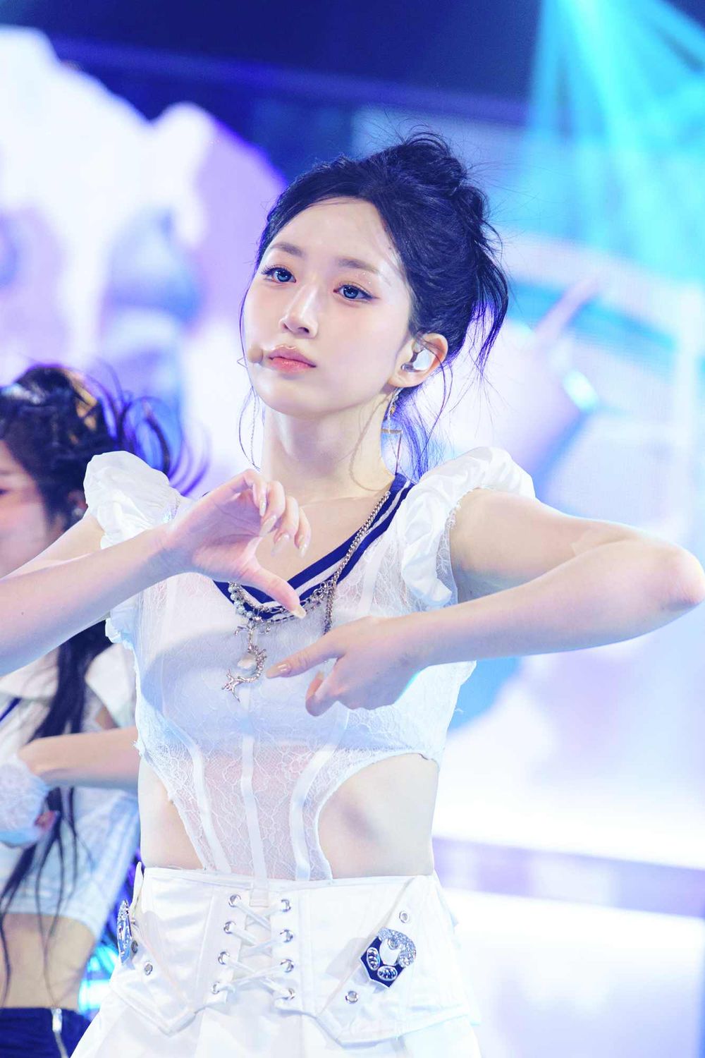 韓網公認6位韓團「全能型隊長」偶像！MARTIN創作能力強，明宰鉉、安俞真都是最強ACE！-13