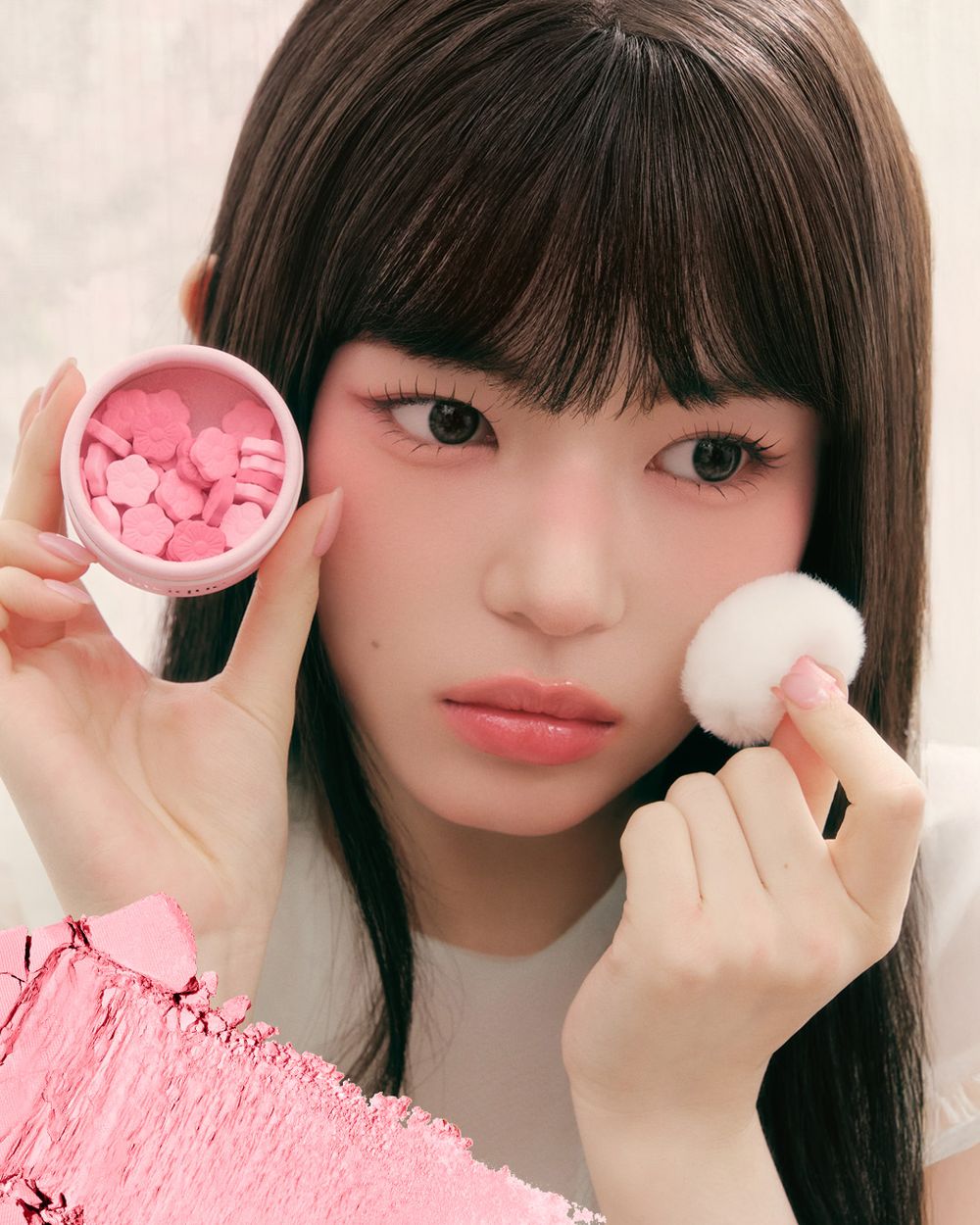 2026韓系春季彩妝首發！dasique首款花瓣腮紅誕生，九宮格眼影盤、頰彩融入夢幻櫻花元素，打造透嫩春日感妝容！-7