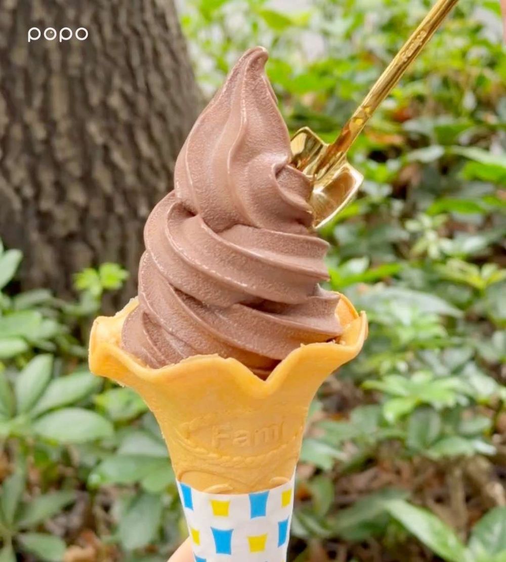 限時五天買二送二！全家最新「贅澤巧克力霜淇淋」苦甜風味太欠吃、還有「北海道哈密瓜霜淇淋」要吃！-2