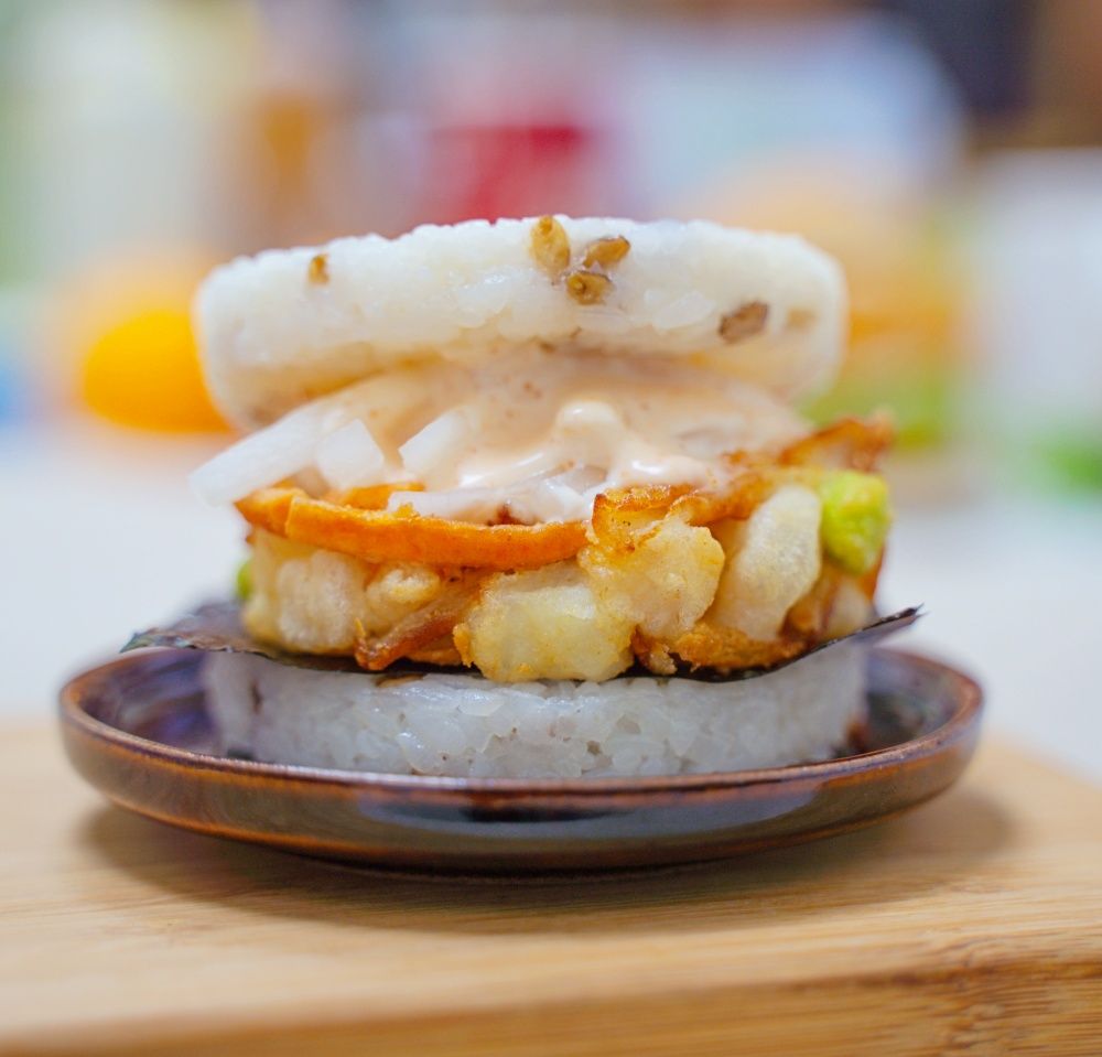 2026過年必吃速食新品推薦！必勝客「軟殼蟹鮑魚比薩」超奢華、摩斯海老雙蝦堡套餐再送紅包袋！-13