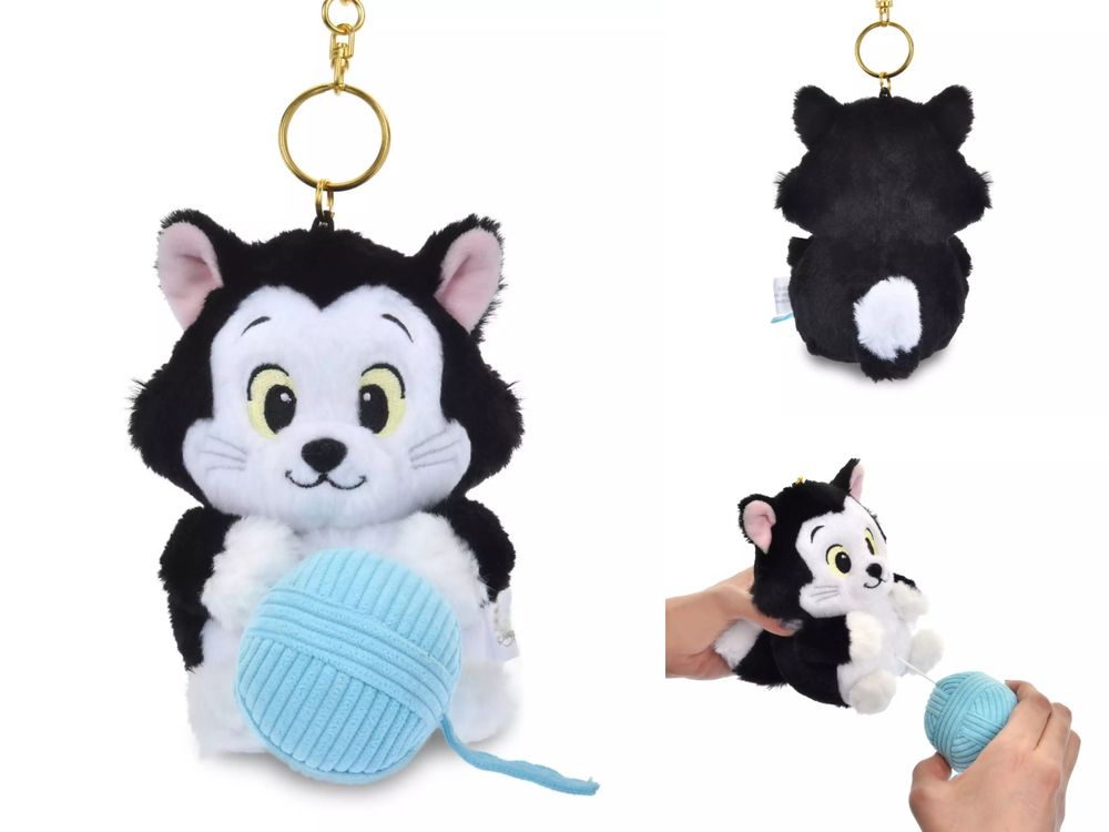 迪士尼2026貓之日限定周邊也太萌！巨大魯斯佛玩偶、費加洛玩毛線球吊飾、搖尾巴貓咪時鐘全都太欠買！-12