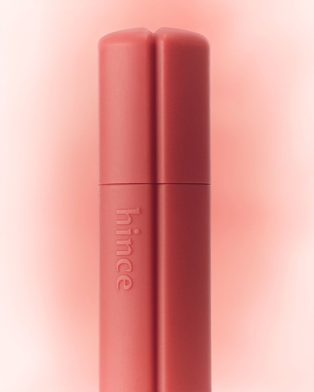 睽違三年再推爆款唇彩！hince「柔霧濾鏡唇釉」開賣即紅遍日韓，新型態透明薄霧質地，打造不顯唇紋原生感豐唇！-5