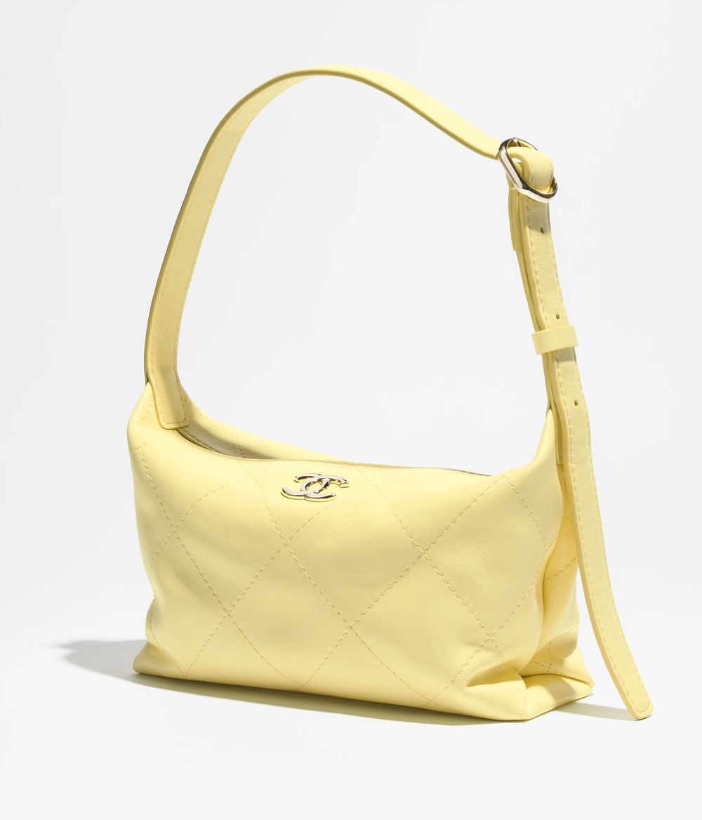 香奈兒2026春夏包包價格公開！Jennie同款長背帶方包、還有這咖「托特包」一出香迷都在問！-6