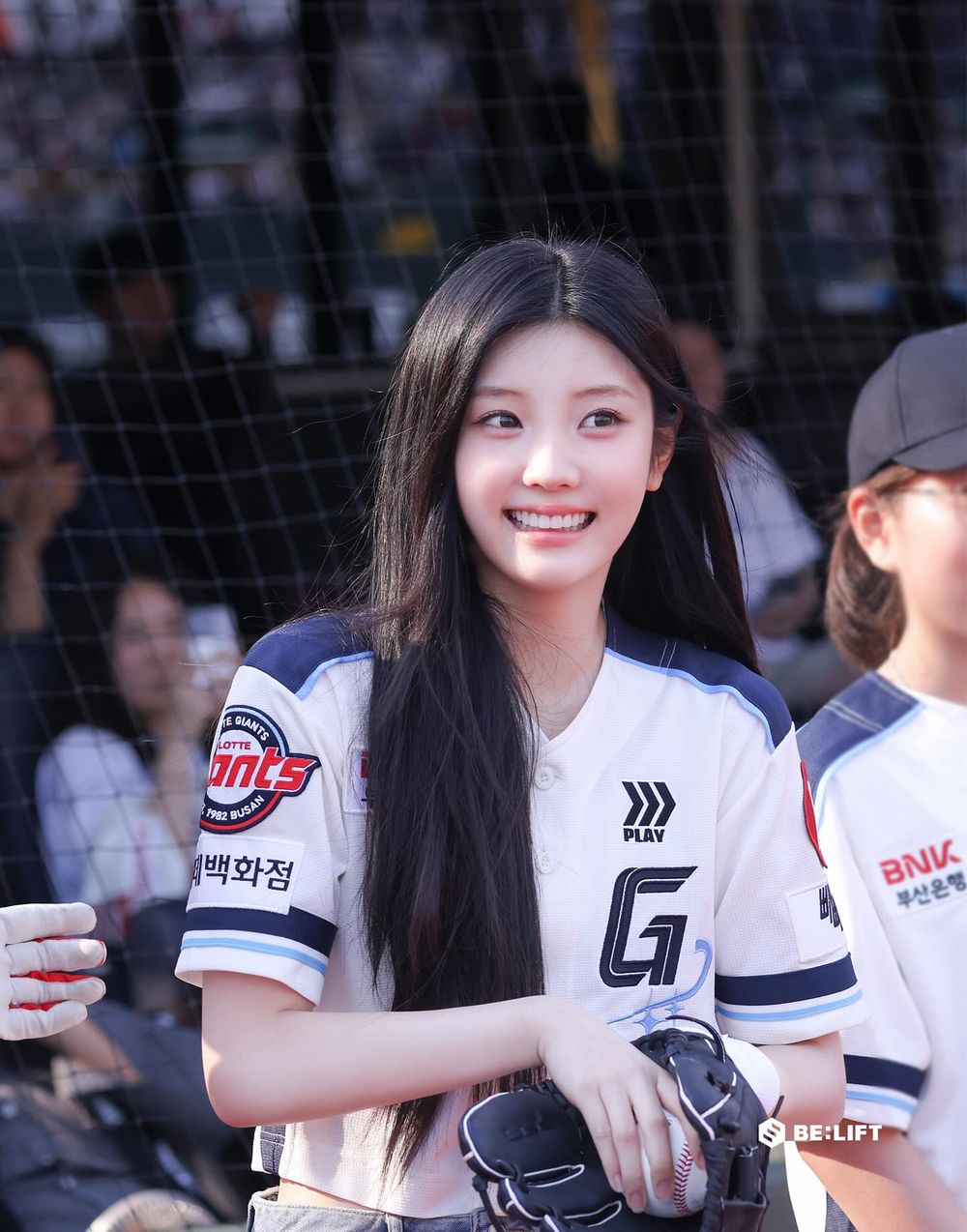 韓網熱議6位「圓臉相」KPOP偶像！勝寛親切感直接拉滿，Rei、沅禧幼態感太可愛！-3