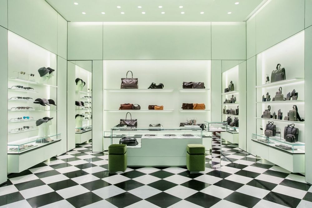 ENGENE今天好幸福！ENHYPEN降臨PRADA微風南山開幕活動！男神們邊走邊飯撒、太寵粉了！-11